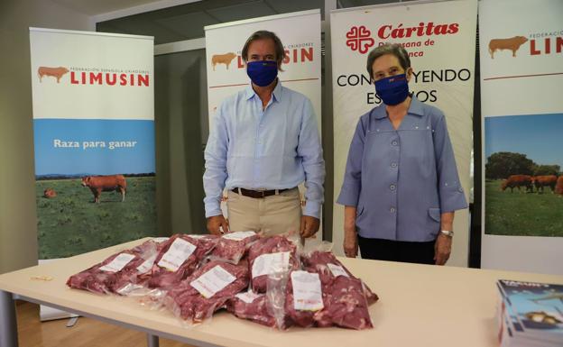 Los criadores de la raza Limusín donan con fines solidarios un añojo de 550 kilos a Cáritas
