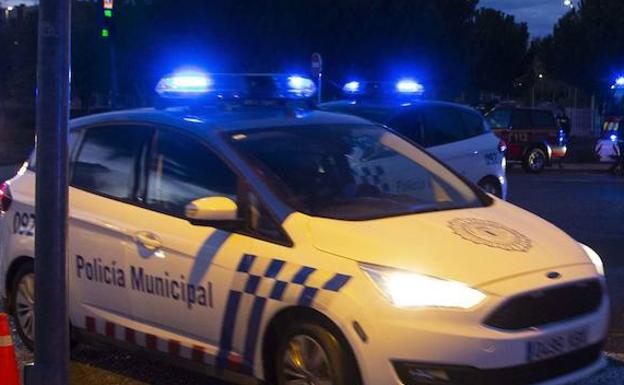 Un policía de paisano sorprende a una pareja cuando trataba de hacer el puente en un coche en Valladolid