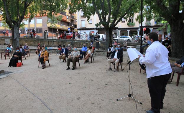 Santa Eulalia, el barrio de Segovia más castigado por la pandemia, recuerda a sus víctimas