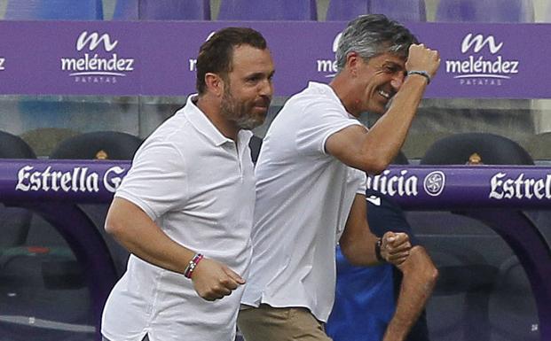 Alguacil carga contra el protocolo: «No es normal que un equipo llegue hora y media antes al estadio y el otro 45 minutos»