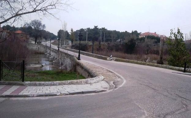 Reordenación del tráfico y más zona para aparcar en el paseo Emperador Carlos V de Mojados