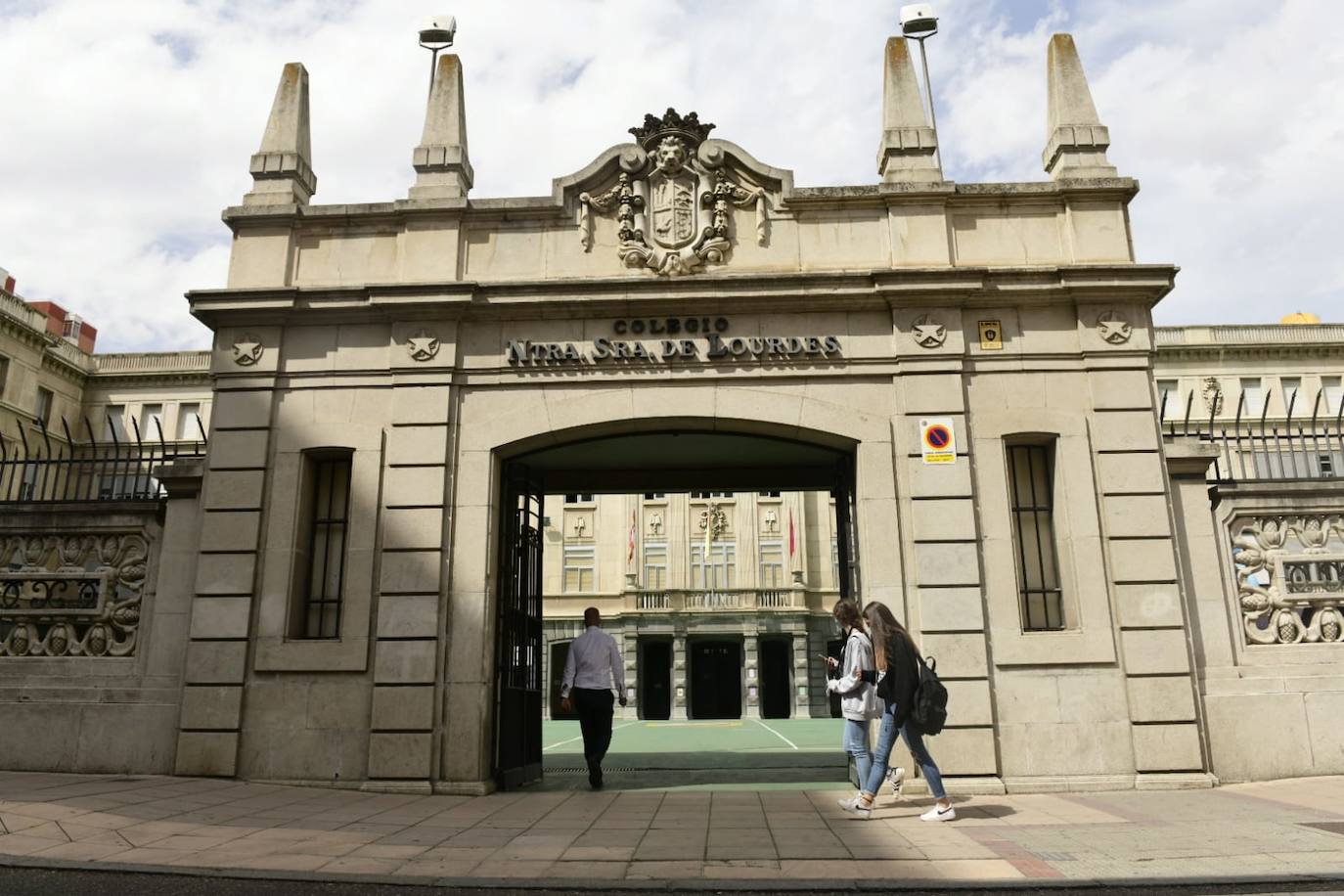 El positivo de un niño de primer ciclo de Infantil del Lourdes obliga a aislar a doce alumnos