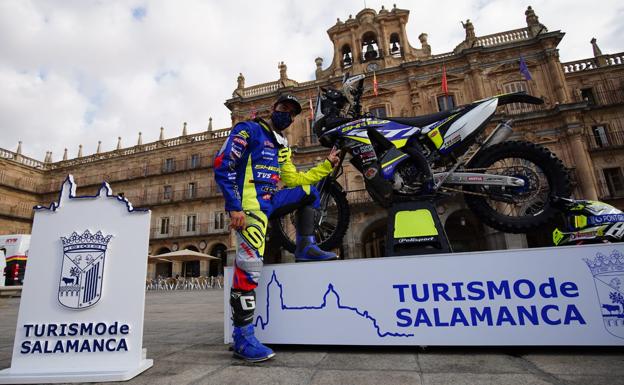 Lorenzo Santolino lucirá la marca 'Salamanca' en su equipación y en la moto en el próximo Rally Dakar
