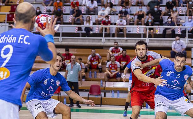 El Recoletas Atlético debutará como local ante el BM Logroño sin público en las gradas