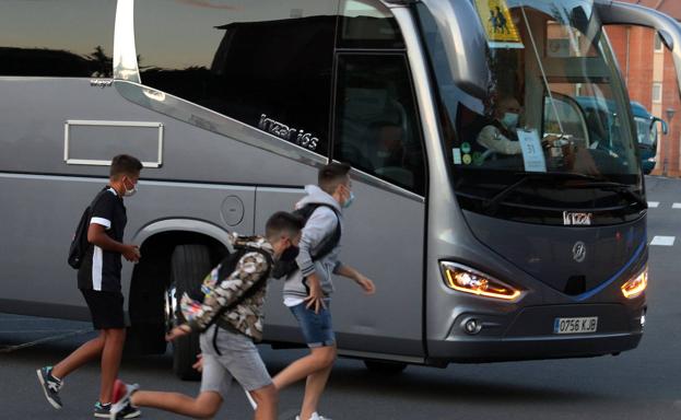 El PSCyL exige los monitores en las rutas de transporte escolar comprometidos por la Junta