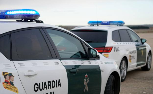 Un muerto al salirse de la carretera y calcinarse un turismo en Salamanca