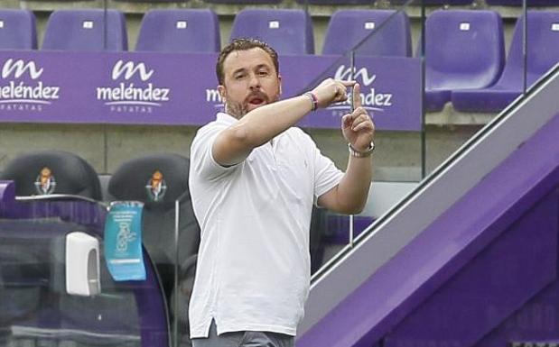 Sergio González profundiza en la «evolución» táctica del Real Valladolid