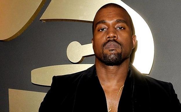 Kanye West orina sobre un Grammy y declara la guerra a las discográficas