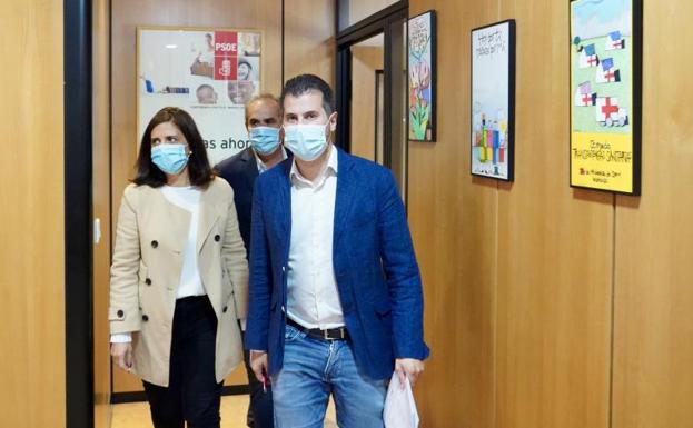 El PSOE denuncia que Mañueco y Mitadiel ocultaron un informe del director del HUBU que corrobora irregularidades