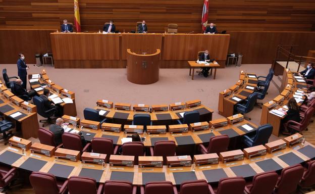 La oposición se une contra el «caos» de un inicio de curso que Educación ve «positivo» en Castilla y León