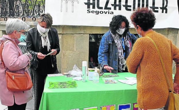 Los familiares de los enfermos lanzan una campaña de apoyo al centro de alzhéimer