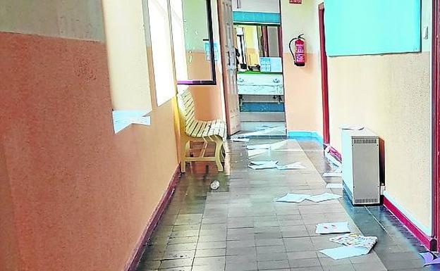 Los vándalos ponen el colegio de Fuenterrebollo 'patas arriba'