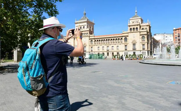 El turismo creció en agosto en Valladolid, pero aún sigue con la mitad de los viajeros de 2019