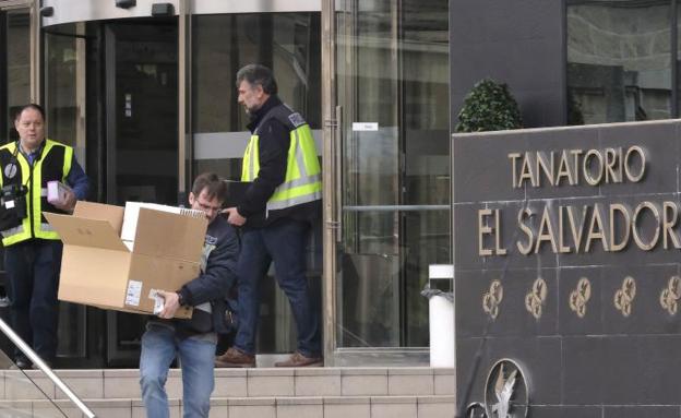 La Policía sospecha que una empresa de Morchón simulaba la compra de ataúdes con facturas falsas