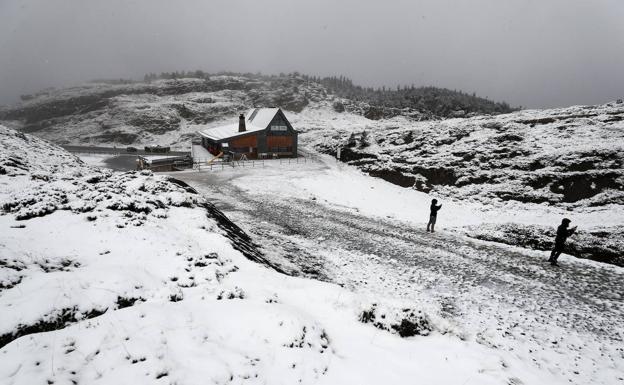El primer fin de semana del otoño dejará frío, hasta 10 grados menos, y nieve