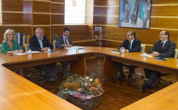 El escaño 82: la hipoteca del hospital