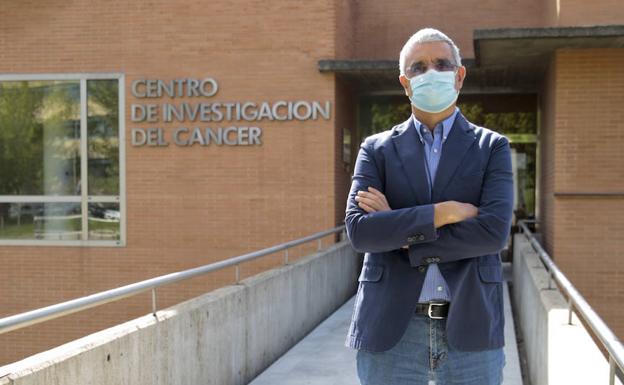 Xosé Bustelo: «Este es el gran momento de cambiar de modelo y apostar por ciencia e innovación»