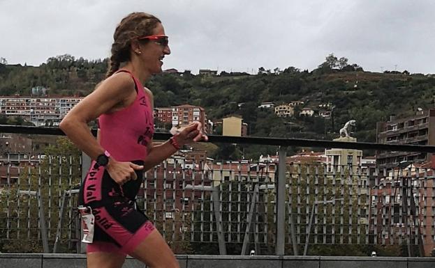 La vallisoletana Elena Villanueva, bronce en el triatlón de Bilbao
