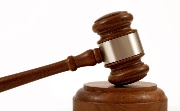 El acusado de abusar sexualmente de una niña sobrina de su pareja asume dos años de prisión