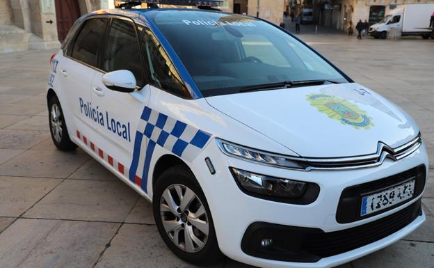 Dos detenidos tras orinar en un coche patrulla y agredir a tres agentes de la Policía Local en Burgos