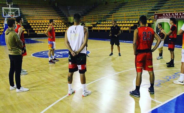 El Usal La Antigua estrena sus amistosos con una amplia derrota en Ponferrada ante un LEB Plata (111-69)