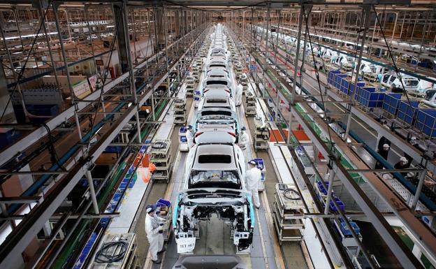 La producción industrial de Castilla y León registra en agosto un descenso de entre los más altos del país