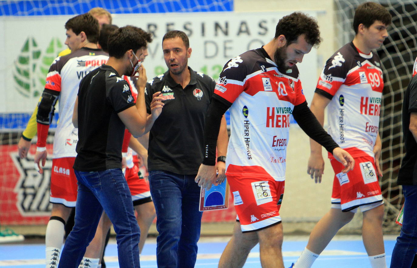 El brote en el primer equipo del Balonmano Nava alcanza los 17 positivos por covid