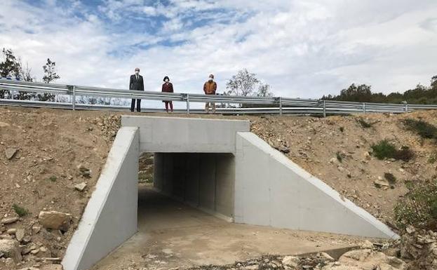 El Tornadizo recupera el puente que quedó destrozado por un temporal el pasado invierno