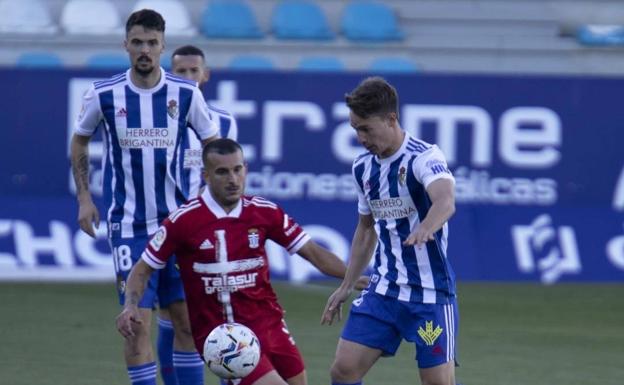 Dos zarpazos frenan la buena racha de la Ponferradina