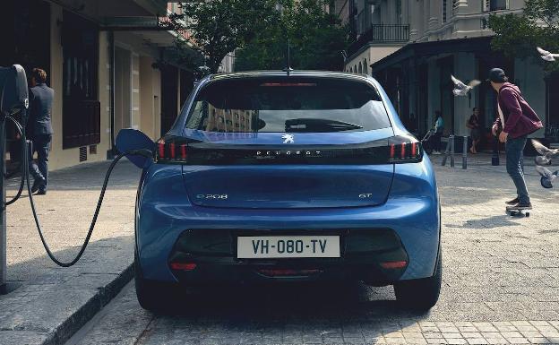 El 15% de los coches nuevos será eléctrico en 2021