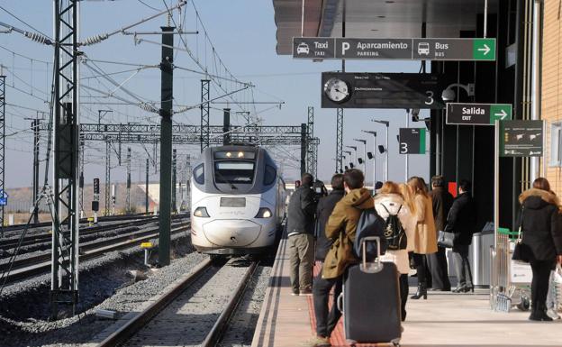 Renfe aumenta el servicio de trenes de Media Distancia entre Miranda-Vitoria y Valladolid-Medina del Campo