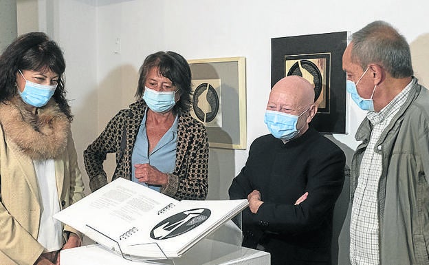 José Noriega traduce 'Las ratas' en xilografías