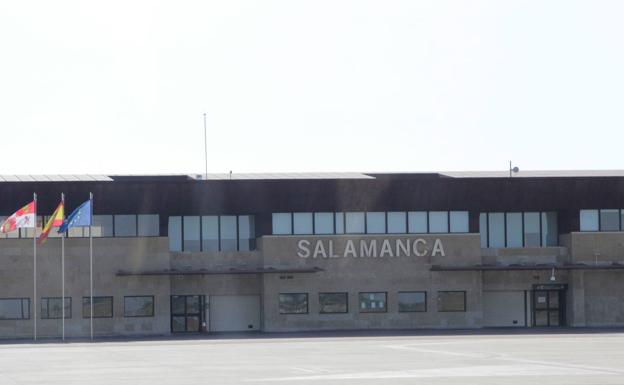 AENA invierte 1,6 millones en la calle de rodaje de Matacán