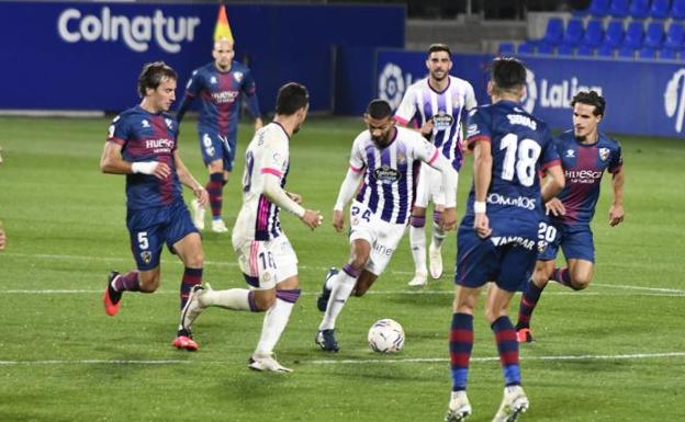 El Real Valladolid se enfanga en El Alcoraz