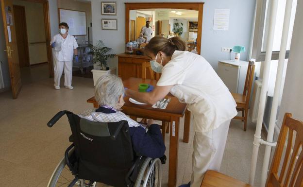 El brote de Valdeavellano de Tera alcanza los 73 casos positivos al contagiarse 30 mayores de una residencia