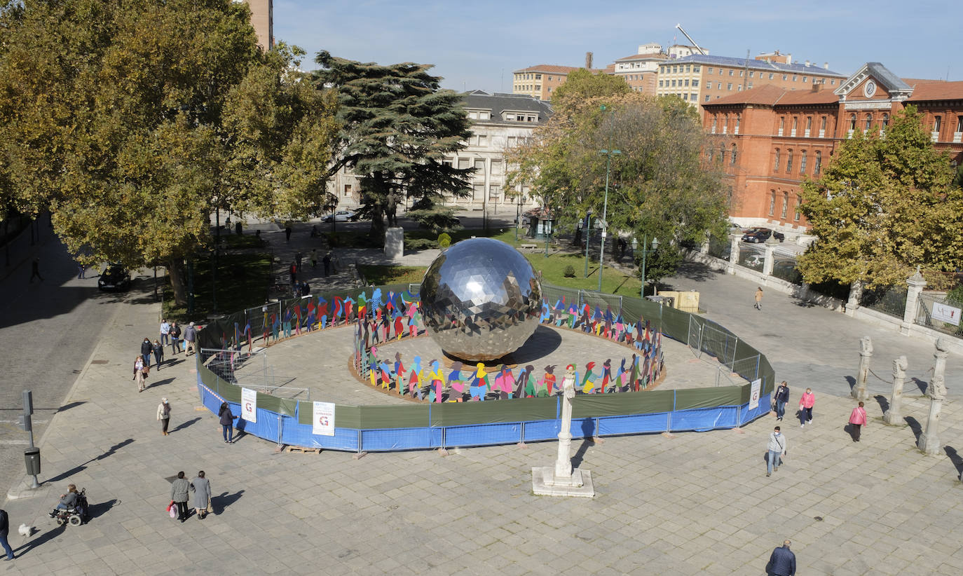 'Universo de luz' de Cristóbal Gabarrón, en la plaza de San Pablo de Valladolid