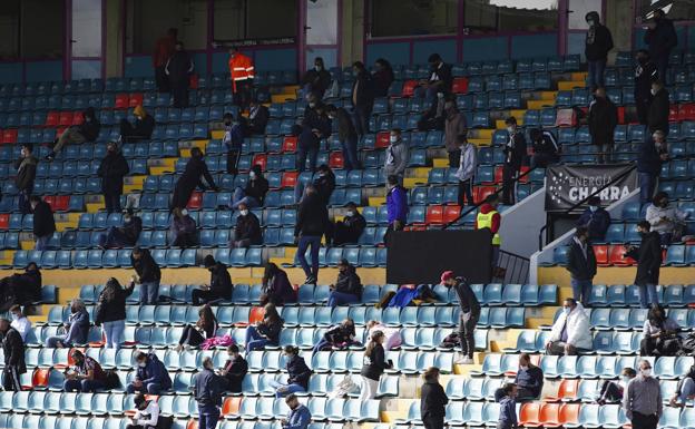 El Salamanca UDS abrirá de forma parcial el Helmántico para sus abonados este domingo ante el Coruxo