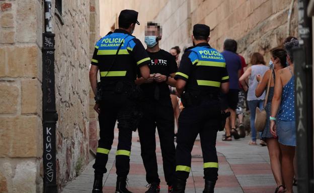 Salamanca estudia incrementar las multas para quienes incumplan la ley con fiestas en pisos