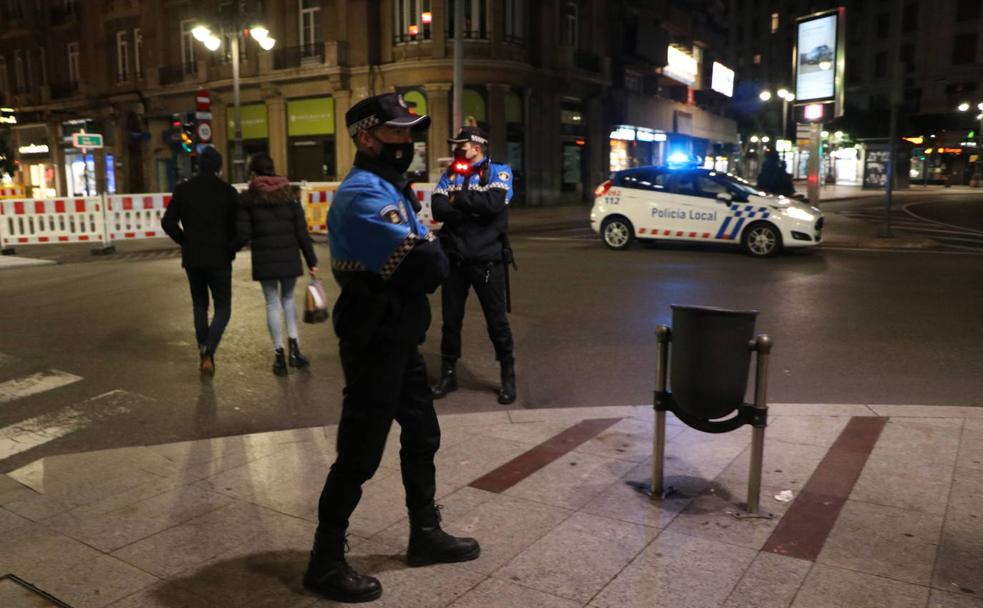 León, 22:00 horas, toque de queda: prohibido estar en la vía pública
