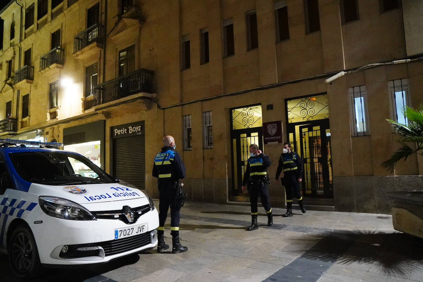 La primera noche del toque de queda en Salamanca se salda con ocho denuncias por ignorarlo