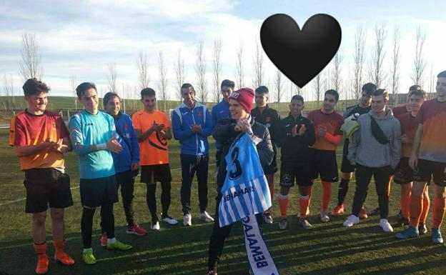 Luto en el fútbol salmantino por el fallecimiento de Gustavo Baeza, jugador del CD Carbajosa