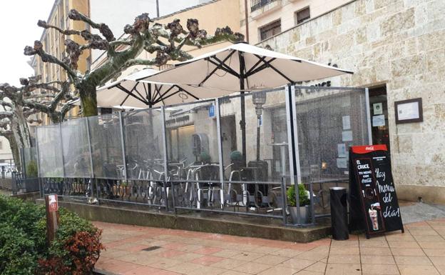 Autorizadas estructuras cubiertas para las terrazas de los bares fuera de las murallas de Ciudad Rodrigo