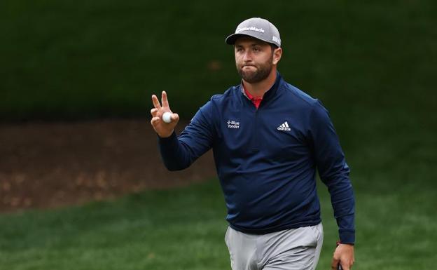 A Jon Rahm se le escurre el número 1 entre los dedos