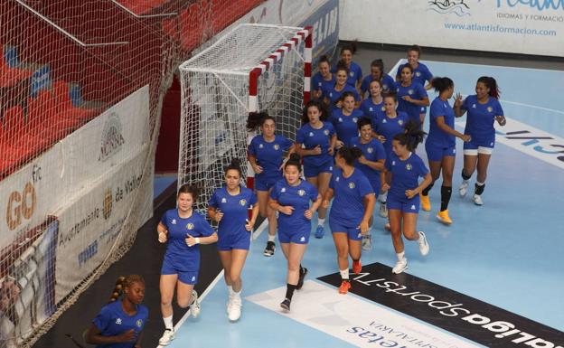 El Aula regresa al tajo con las jugadoras que han dado negativo