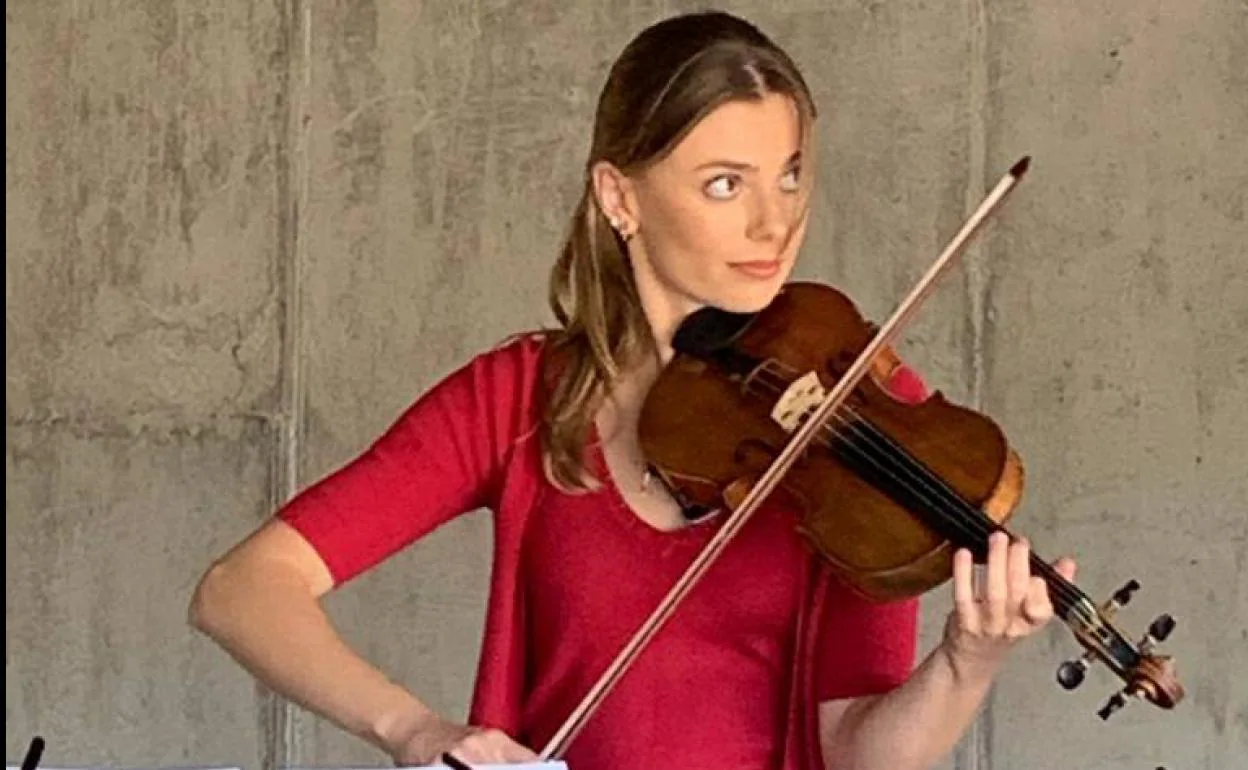 La Violinista Vallisoletana Roxana Wisniewska Ingresa En La Filarmonica De Berlin El Norte De Castilla