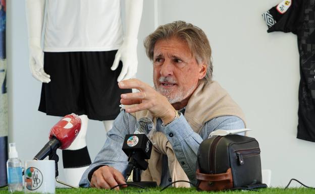 Sergio Egea: «Césped artificial, sol, lluvia, nieve, con lo que nos toque jugar jugamos. Nunca pondremos excusas para nada»