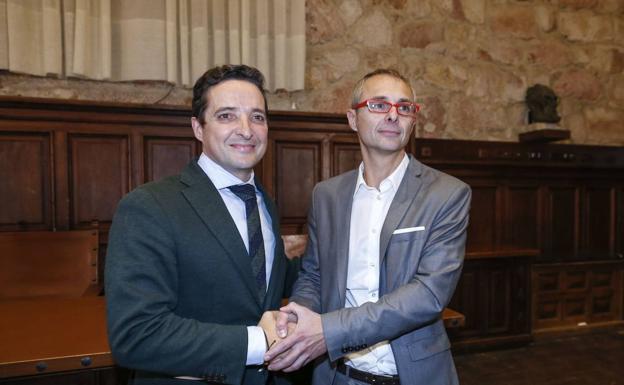 Rivero remodelará el equipo rectoral de la USAL y entabla negociaciones con Corchado