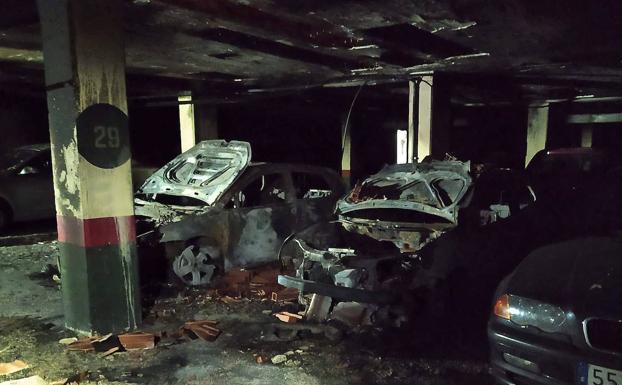 Los vecinos afectados por el fuego del garaje de Covaresa: «Es imposible vivir aquí sin agua y sin desagües»