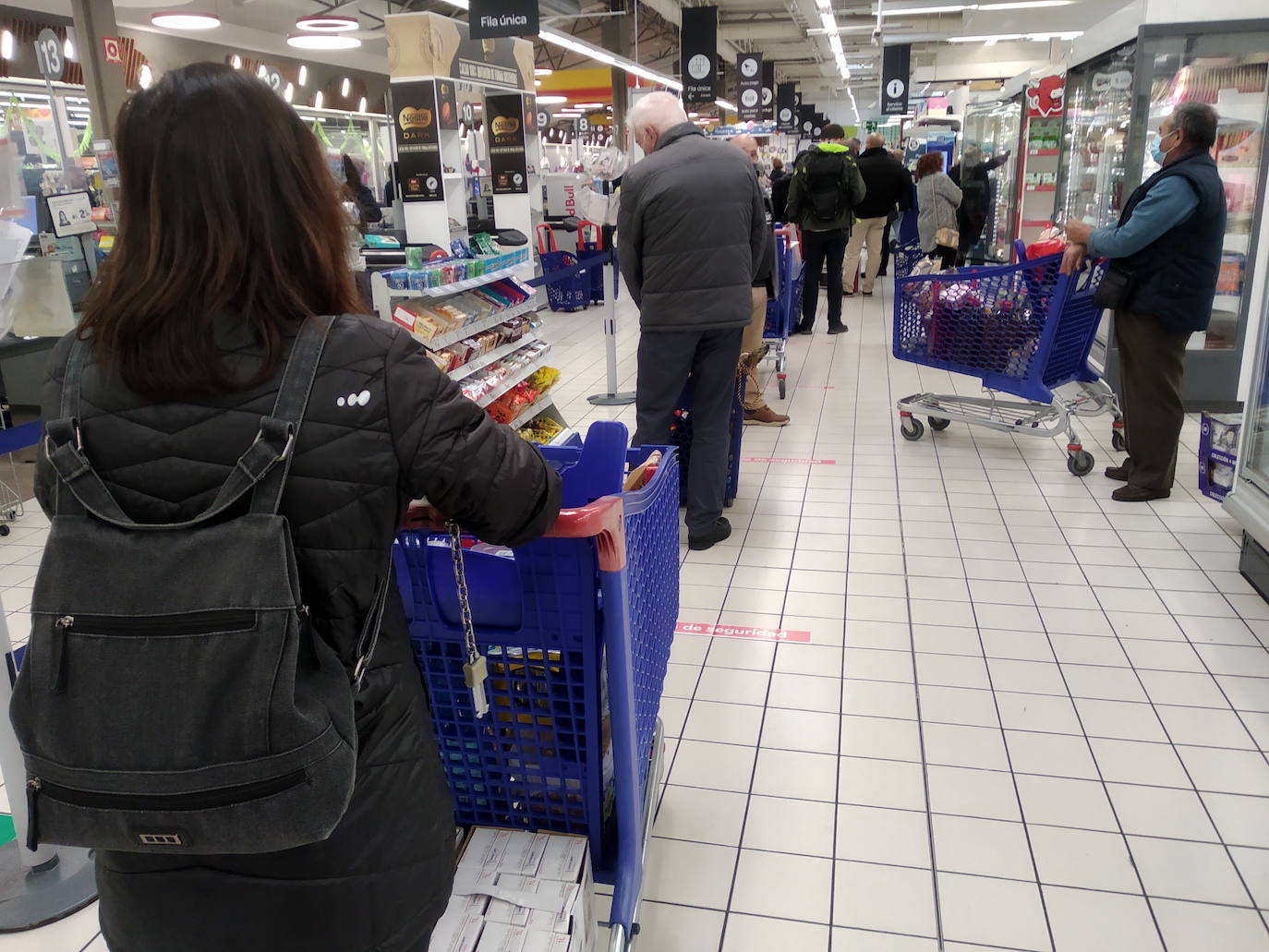 Los supermercados de Valladolid detectan en la segunda ola más pago con tarjeta y compras por la mañana