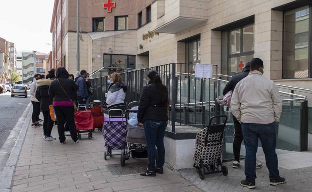 Los largos meses de pandemia y la llegada del frío ahondan la crisis desatada por el virus en Valladolid